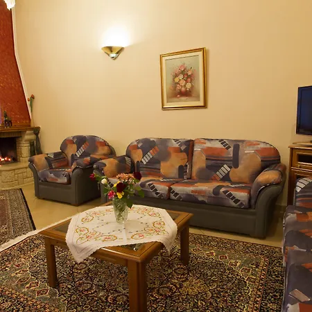 Kaikis Otel 3*